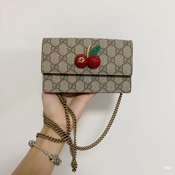 【20SS新作】グッチ コピーグッチ いちご コピー チェリー GGスプリーム キャンバス ミニバッグ 481291 K9GXT 8694